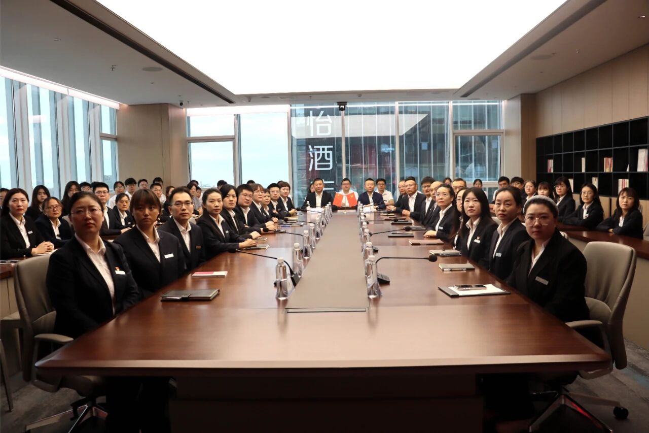 铭记历史 勇担使命 | 福泰集团组织观看抗战胜利80周年阅兵仪式